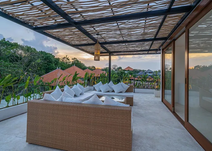 Casa Nido - New 2br Uluwatu, Pool & Rooftop Near Beach! Вилла Улувату